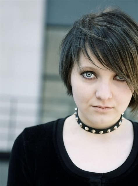 emo hairstyle female|emo girl with short hair.